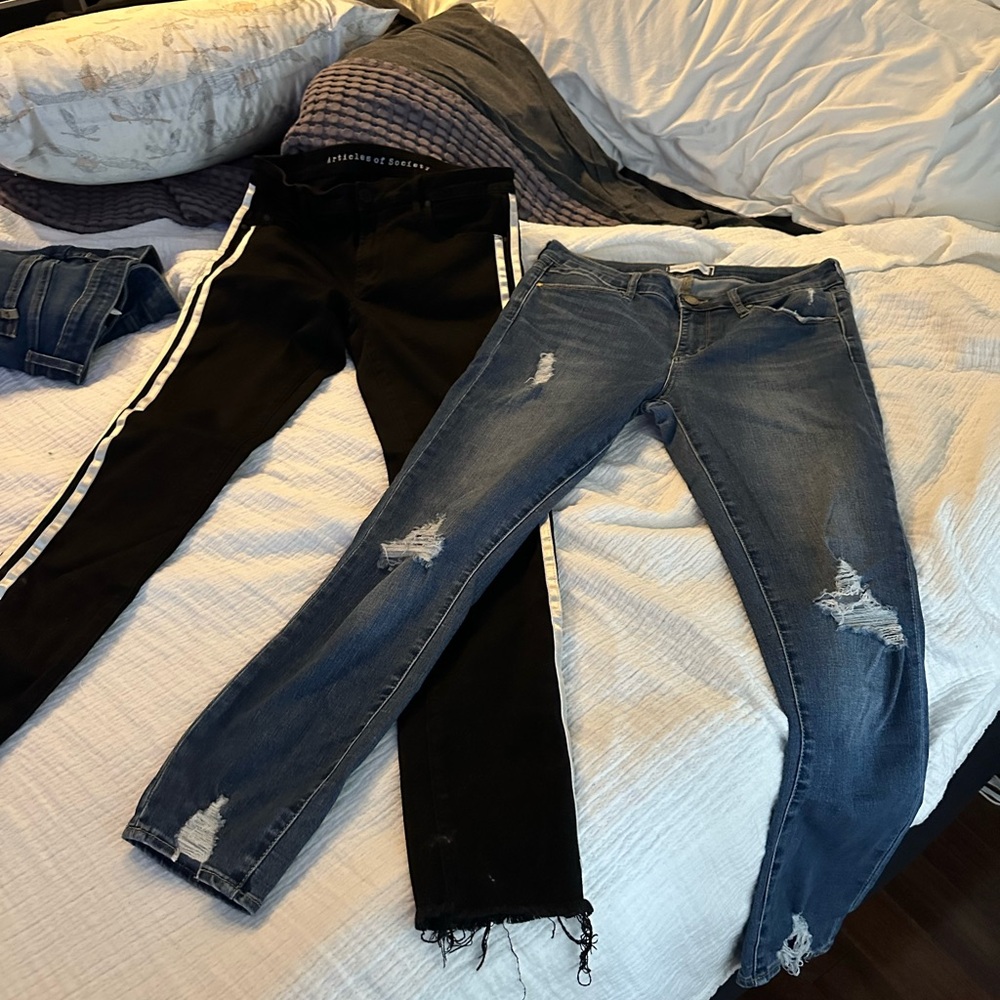 Lot bundle 2 pairs Article of Society jeans sz 29